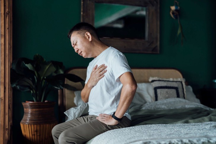 Ngất xỉu đột ngột khi thời tiết chuyển lạnh cảnh báo nguy cơ đột quỵ - Ảnh 1.