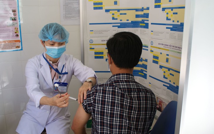 Nhiều địa phương khẩn trương tiêm vaccine COVID-19 mũi 4