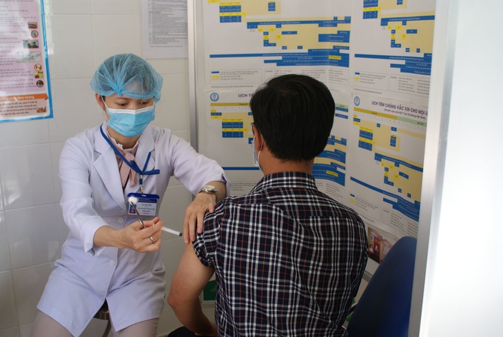 Sáng 21/12: Các biến thể COVID-19 mới có thể vẫn xuất hiện làm dịch phức tạp, phải đẩy nhanh tiêm vaccine - Ảnh 1. Sáng 21/12: Các biến thể COVID-19 mới có thể vẫn xuất hiện làm dịch phức tạp, phải đẩy nhanh tiêm vaccine - Ảnh 1.