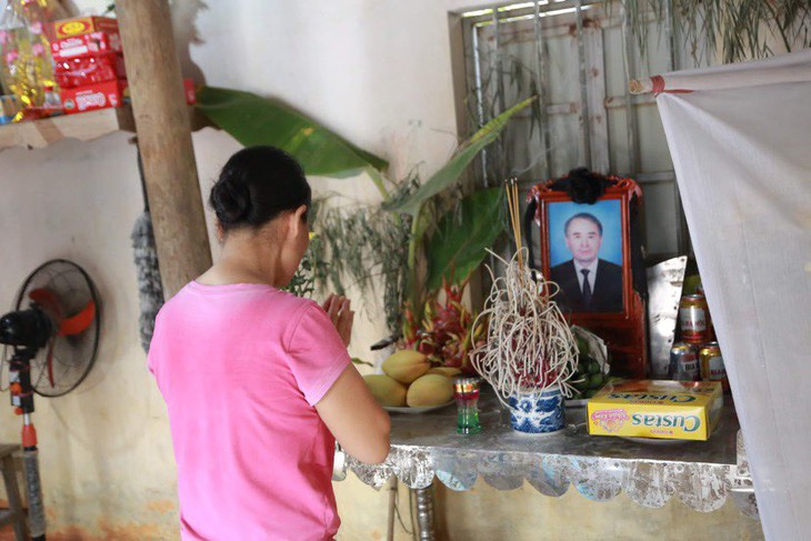 Dặn dò 2 con gái chăm ngoan, học giỏi, người đàn ông nhảy cầu Nhật Tân tự vẫn - Ảnh 1.