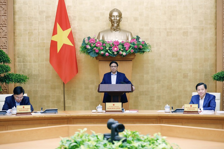 Thủ tướng yêu cầu tháo gỡ về vốn, hỗ trợ sản xuất, kinh doanh cho doanh nghiệp, người dân - Ảnh 1. Thủ tướng yêu cầu tháo gỡ về vốn, hỗ trợ sản xuất, kinh doanh cho doanh nghiệp, người dân - Ảnh 1.