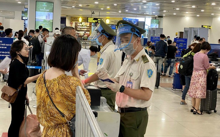 Ngăn chặn vận chuyển hàng hoá trái phép qua đường hàng không