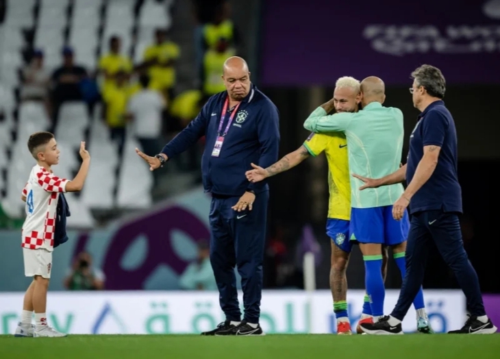 Khoảnh khắc xúc động nhất trận Brazil với Croatia - Ảnh 2.