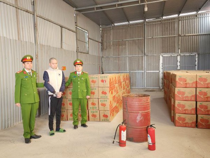 Liên tiếp bắt giữ thành công nhiều đối tượng tàng trữ pháo nổ trái phép - Ảnh 3.