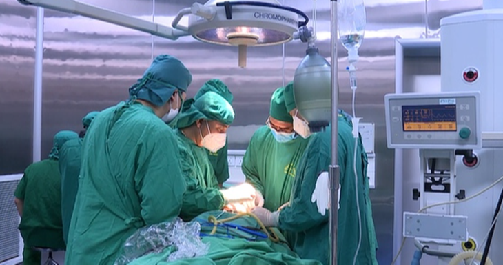 Thanh Hóa: Phẫu thuật thành công ca bệnh bị gãy lồi cầu cao xương hàm dưới - Ảnh 1.