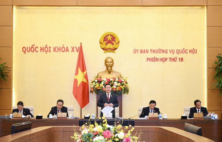 UBTVQH khai mạc Phiên họp thứ 18 để xem xét nhiều nội dung quan trọng - Ảnh 1. UBTVQH khai mạc Phiên họp thứ 18 để xem xét nhiều nội dung quan trọng - Ảnh 1.
