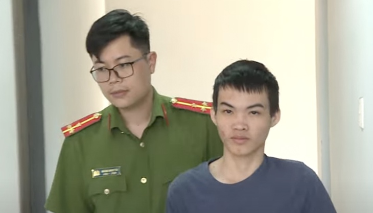 Khởi tố nghịch tử chém trọng thương cha ruột - Ảnh 1.