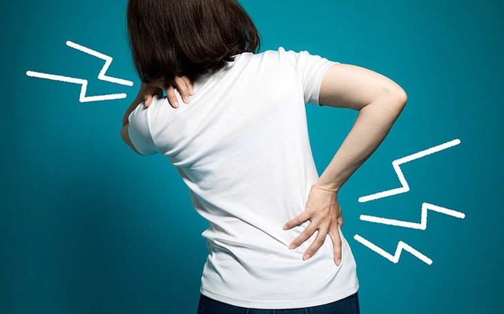 Cách hạn chế đau xương khớp vào mùa đông lạnh cho phụ nữ tuổi trung niên
