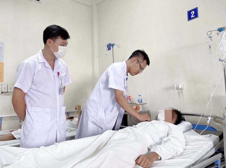  Nam thanh niên 30 tuổi 15 lần đốt sùi mào gà ở phòng khám da liễu vẫn ám ảnh vì bệnh vẫn tái diễn - Ảnh 1.