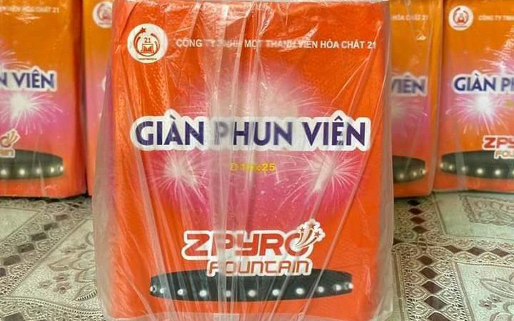 Loạn giá pháo hoa Z121 trước Tết
