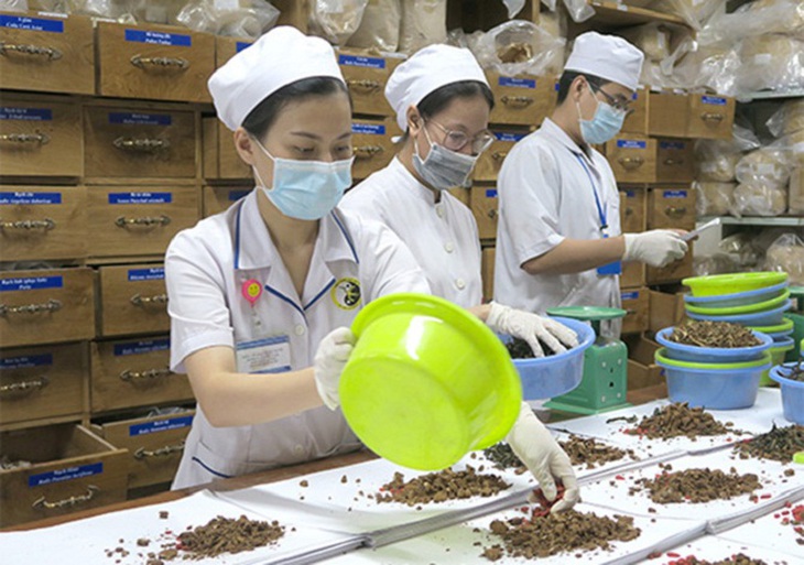 Bộ Y tế gia hạn, cấp mới giấy đăng ký lưu hành hơn 100 thuốc, vị thuốc y học cổ truyền - Ảnh 1. Bộ Y tế gia hạn, cấp mới giấy đăng ký lưu hành hơn 100 thuốc, vị thuốc y học cổ truyền - Ảnh 1.