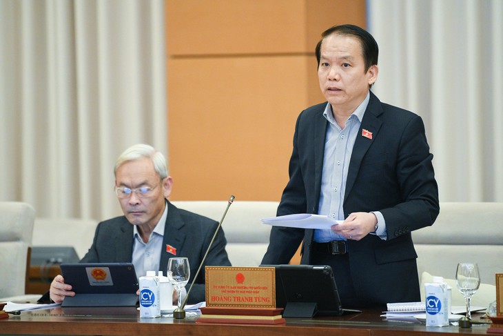 Chủ nhiệm Ủy ban Pháp luật thống nhất nhiều nội dung chỉnh lý dự thảo Luật Khám, chữa bệnh (sửa đổi) - Ảnh 2. Chủ nhiệm Ủy ban Pháp luật thống nhất nhiều nội dung chỉnh lý dự thảo Luật Khám, chữa bệnh (sửa đổi) - Ảnh 2.