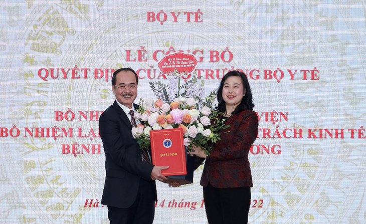 Bộ Y tế trao quyết định bổ nhiệm Giám đốc Bệnh viện Phổi Trung ương - Ảnh 3. Bộ Y tế trao quyết định bổ nhiệm Giám đốc Bệnh viện Phổi Trung ương - Ảnh 3.