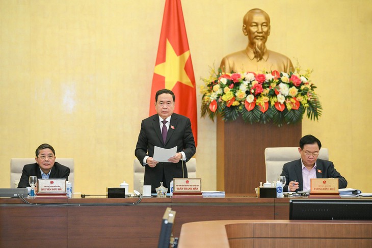 Trong bối cảnh dịch COVID-19 bùng phát mạnh mẽ, Quốc hội đã kịp thời ban hành Nghị quyết 30 - Ảnh 1.
