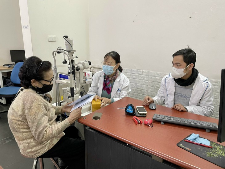 Chuyên gia Bệnh viện Mắt Hitec lý giải nguyên nhân nhìn mờ sau khi bị mắt đỏ! - Ảnh 1. Chuyên gia Bệnh viện Mắt Hitec lý giải nguyên nhân nhìn mờ sau khi bị mắt đỏ! - Ảnh 1.