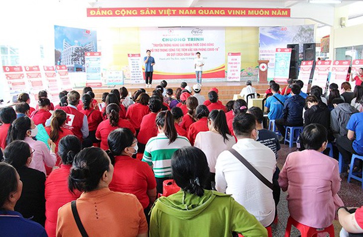 Học sinh, sinh viên được nâng cao nhận thức và hỗ trợ tiêm vaccine phòng COVID-19 - Ảnh 1. Học sinh, sinh viên được nâng cao nhận thức và hỗ trợ tiêm vaccine phòng COVID-19 - Ảnh 1.