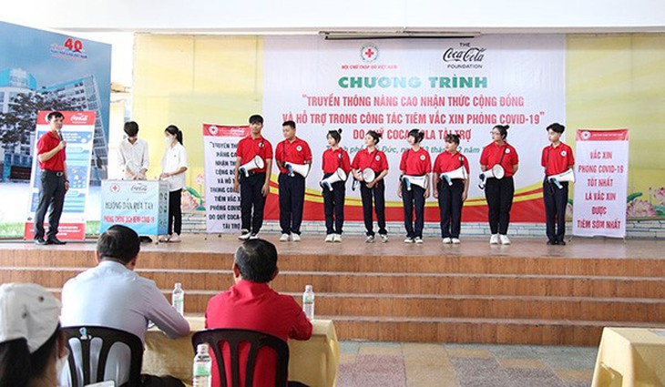Học sinh, sinh viên được nâng cao nhận thức và hỗ trợ tiêm vaccine phòng COVID-19 - Ảnh 2. Học sinh, sinh viên được nâng cao nhận thức và hỗ trợ tiêm vaccine phòng COVID-19 - Ảnh 2.