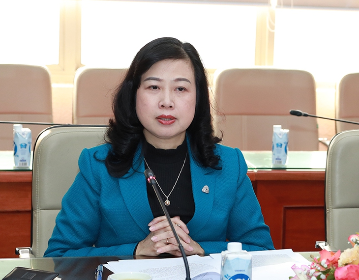Bộ trưởng Bộ Y tế Đào Hồng Lan tiếp tiếp Đại sứ Liên hiệp Vương quốc Anh và Bắc Ailen tại Việt Nam - Ảnh 1. Bộ trưởng Bộ Y tế Đào Hồng Lan tiếp tiếp Đại sứ Liên hiệp Vương quốc Anh và Bắc Ailen tại Việt Nam - Ảnh 1.