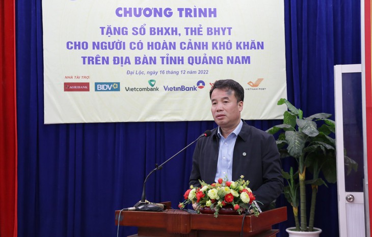 Tặng sổ BHXH, thẻ BHYT: Trao nhân ái, lan tỏa yêu thương ở TP Đà Nẵng, Quảng Nam - Ảnh 1.
