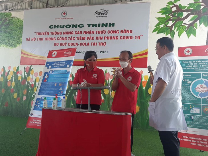 Đẩy mạnh truyền thông nâng cao nhận thức của người dân về vaccine phòng COVID-19 - Ảnh 3. Đẩy mạnh truyền thông nâng cao nhận thức của người dân về vaccine phòng COVID-19 - Ảnh 3.