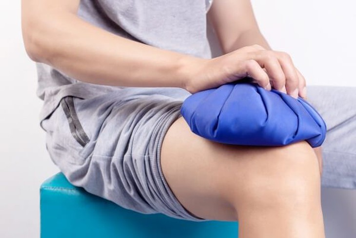 7 mẹo giúp giảm thiểu cơn đau nhức xương khớp - Ảnh 1.