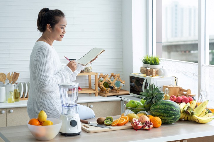 Nguyên tắc vàng giúp lựa chọn thức uống dinh dưỡng cho người trung niên - Ảnh 1.