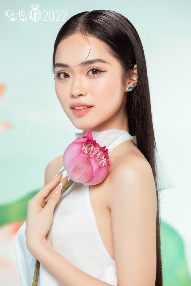 Mỹ nhân từng đoạt giải Nhì HSG Quốc gia bảo lưu việc học để thi hoa hậu - Ảnh 1.