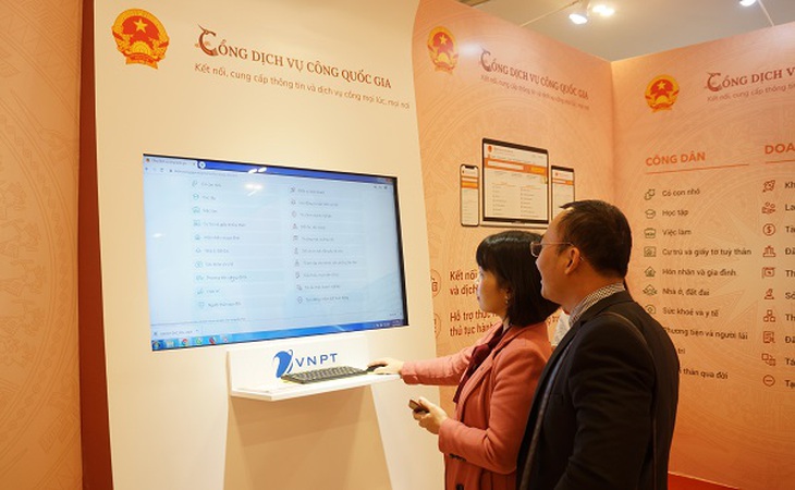 Đẩy mạnh đơn giản hóa thủ tục BHXH, BHYT, bảo hiểm thất nghiệp tạo thuận lợi cho người dân, doanh nghiệp
- Ảnh 1. Đẩy mạnh đơn giản hóa thủ tục BHXH, BHYT, bảo hiểm thất nghiệp tạo thuận lợi cho người dân, doanh nghiệp
- Ảnh 1.