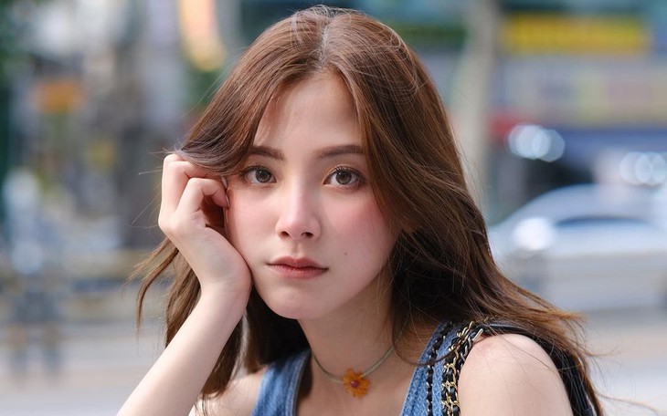 Tết 2023: 5 kiểu tóc xoăn giúp gương mặt thon gọn và trẻ trung hơn