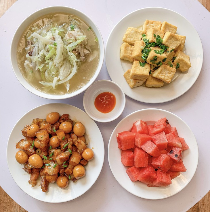 mâm cơm gia đình