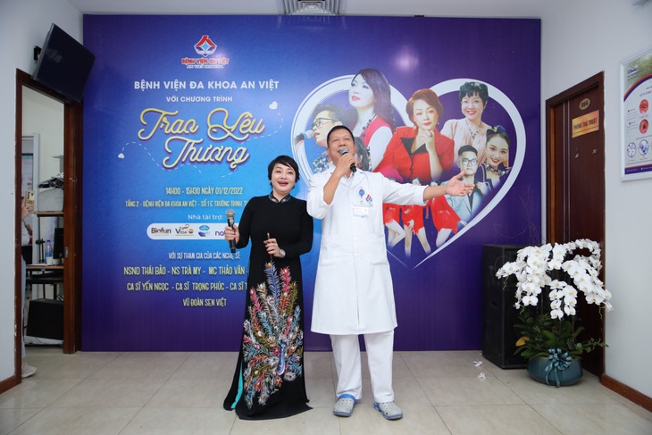 Nghệ sĩ Trà My, NSND Thái Bảo “Trao yêu thương” đến bệnh nhân tại Bệnh viện An Việt - Ảnh 7.