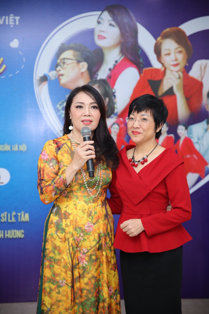Nghệ sĩ Trà My, NSND Thái Bảo “Trao yêu thương” đến bệnh nhân tại Bệnh viện An Việt - Ảnh 1.