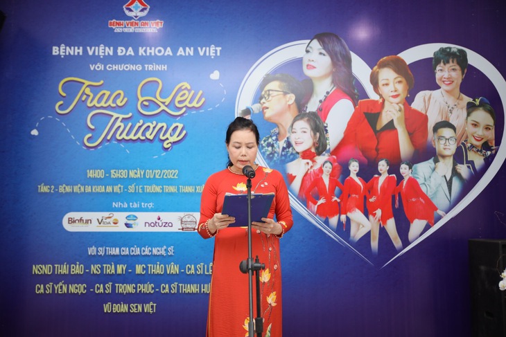 Nghệ sĩ Trà My, NSND Thái Bảo “Trao yêu thương” đến bệnh nhân tại Bệnh viện An Việt - Ảnh 4.