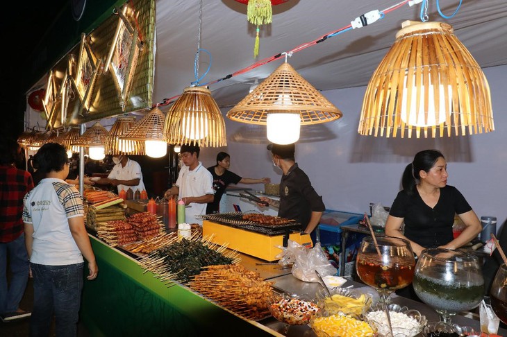 Phục hồi kinh tế sau đại dịch nhìn từ Bình Dương và vùng Nam Bộ: Coi khó khăn của doanh nghiệp như khó khăn của chính quyền - Ảnh 3.