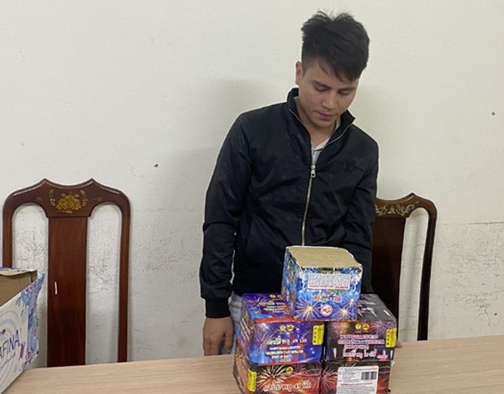 Liên tiếp bắt giữ thành công nhiều đối tượng tàng trữ pháo nổ trái phép - Ảnh 2.
