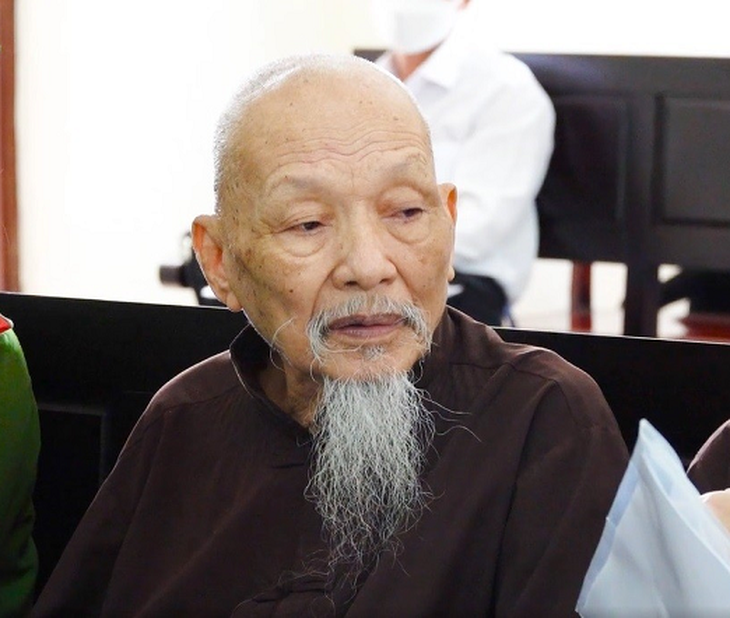"Thầy ông nội" Lê Tùng Vân xin hoãn thi hành án vì tuổi cao, sức yếu - Ảnh 1. "Thầy ông nội" Lê Tùng Vân xin hoãn thi hành án vì tuổi cao, sức yếu - Ảnh 1.