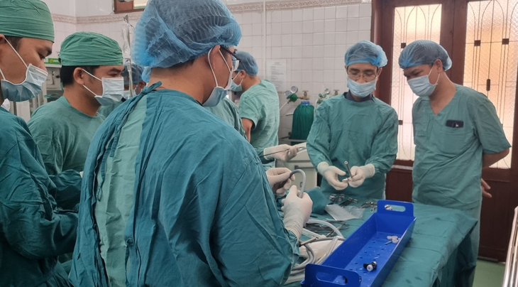 Bệnh viện tuyến huyện tại Quảng Bình chú trọng thực hiện hóa Đề án 1816 - Ảnh 1. Bệnh viện tuyến huyện tại Quảng Bình chú trọng thực hiện hóa Đề án 1816 - Ảnh 1.