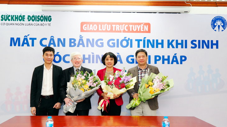 Đang Giao lưu trực tuyến: "Mất cân bằng giới tính khi sinh: Góc nhìn và giải pháp" - Ảnh 1. Đang Giao lưu trực tuyến: "Mất cân bằng giới tính khi sinh: Góc nhìn và giải pháp" - Ảnh 1.