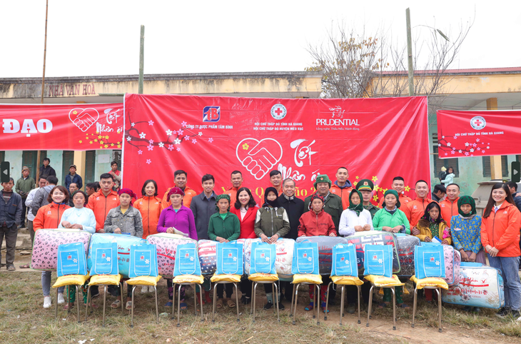 Dược phẩm Tâm Bình chung tay tổ chức "Tết nhân ái 2023" cho đồng bào vùng cao - Ảnh 1.