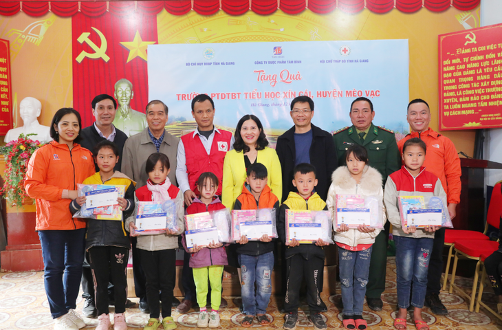 Dược phẩm Tâm Bình chung tay tổ chức "Tết nhân ái 2023" cho đồng bào vùng cao - Ảnh 3.