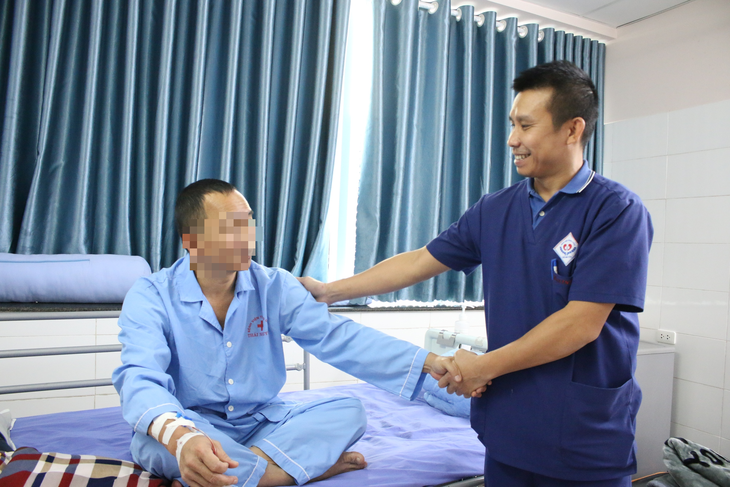 Đang chơi thể thao thanh niên bất ngờ đột quỵ - Ảnh 1.