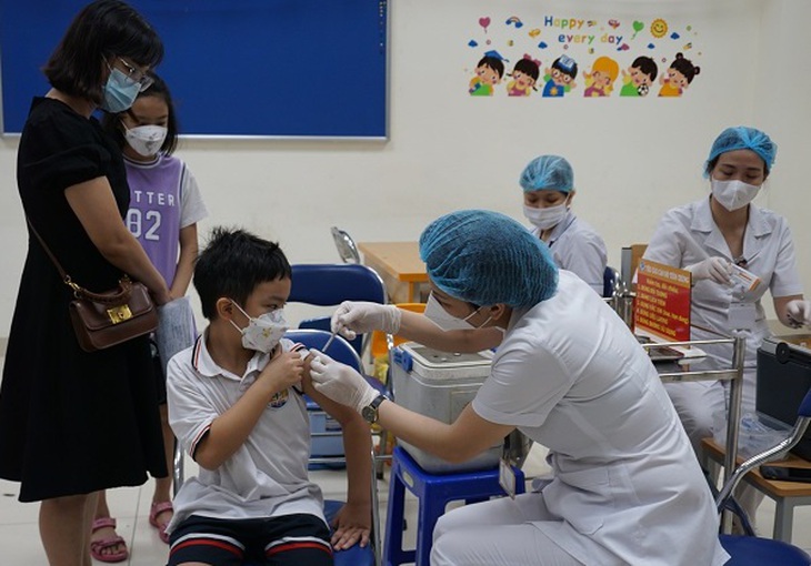 Tỷ lệ tiêm vaccine phòng COVID -19 cho trẻ em Hà Nội đạt thấp - Ảnh 1. Tỷ lệ tiêm vaccine phòng COVID -19 cho trẻ em Hà Nội đạt thấp - Ảnh 1.