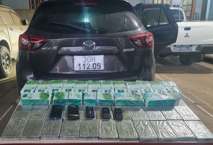 Chân dung nghi phạm vận chuyển 22 bánh ma túy, dùng súng chống trả công an - Ảnh 3. Chân dung nghi phạm vận chuyển 22 bánh ma túy, dùng súng chống trả công an - Ảnh 3.