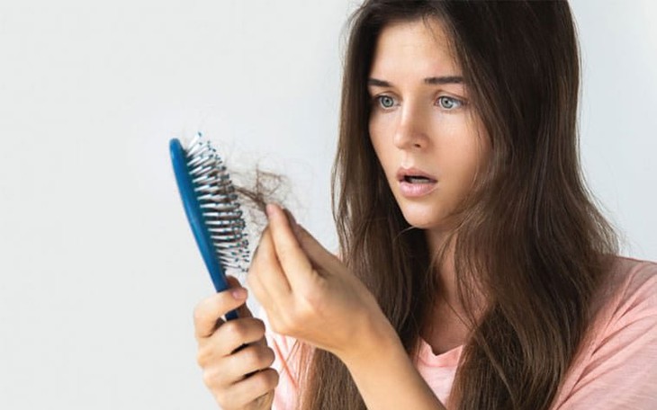 Vì sao người ăn kiêng Keto lại dễ bị rụng tóc?