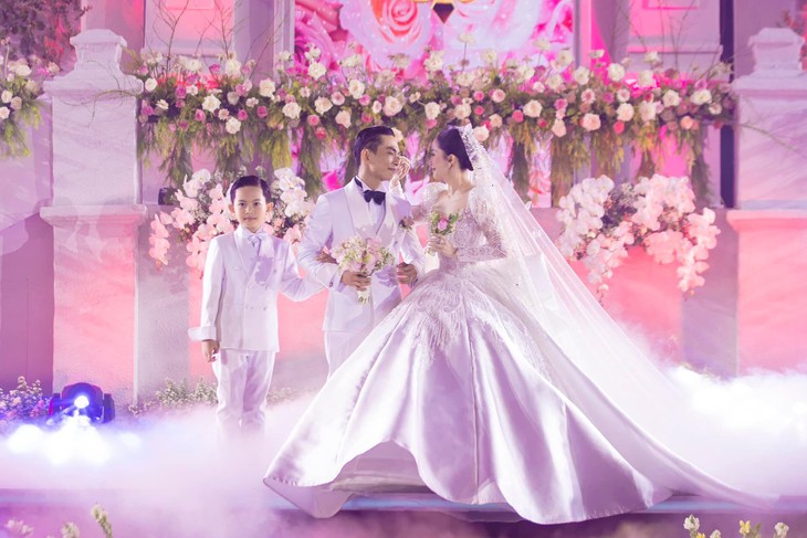 Khánh Thi nghẹn lời trong đám cưới: "Ngày hôm nay em thực sự tìm thấy chồng mình rồi" - Ảnh 14.