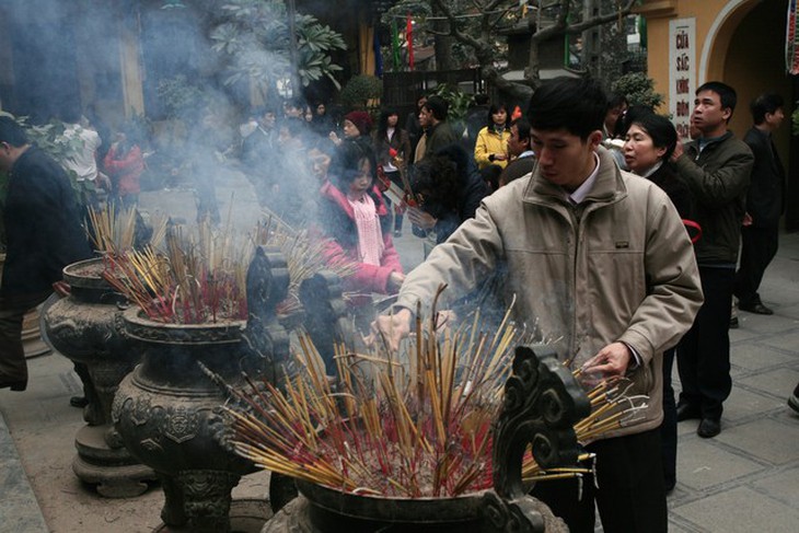 Chọn hương thắp an toàn ngày Tết, tránh hại sức khỏe - Ảnh 2. Chọn hương thắp an toàn ngày Tết, tránh hại sức khỏe - Ảnh 2.