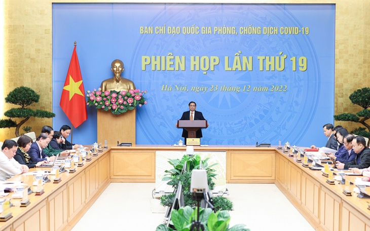 Thủ tướng: Phải kiểm soát tốt hơn COVID-19 và các dịch bệnh khác, không để dịch chồng dịch