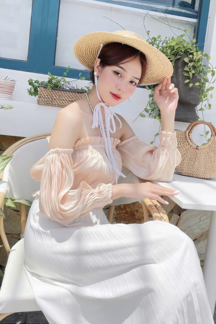 Từng bị chê lưng gù, nhan sắc đời thực của Hoa hậu Huỳnh Thị Thanh Thủy thế nào? - Ảnh 15. Từng bị chê lưng gù, nhan sắc đời thực của Hoa hậu Huỳnh Thị Thanh Thủy thế nào? - Ảnh 15.