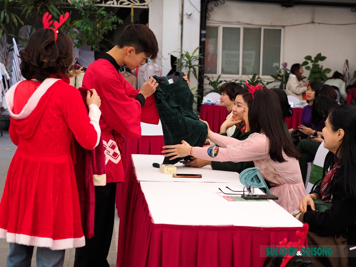 Hoa khôi vầng trăng khuyết Bế Thị Băng làm đại sứ trong ngày hội Mottainai Giáng Sinh 2022 - Ảnh 4. Hoa khôi vầng trăng khuyết Bế Thị Băng làm đại sứ trong ngày hội Mottainai Giáng Sinh 2022 - Ảnh 4.