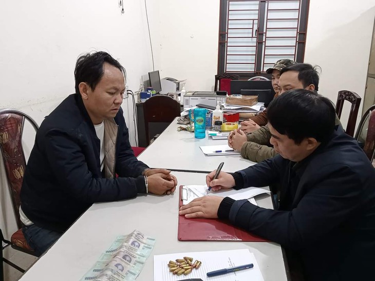 Nghi phạm vận chuyển 22 bánh ma túy, dùng súng chống trả công an bị bắt thế nào? - Ảnh 2. Nghi phạm vận chuyển 22 bánh ma túy, dùng súng chống trả công an bị bắt thế nào? - Ảnh 2.